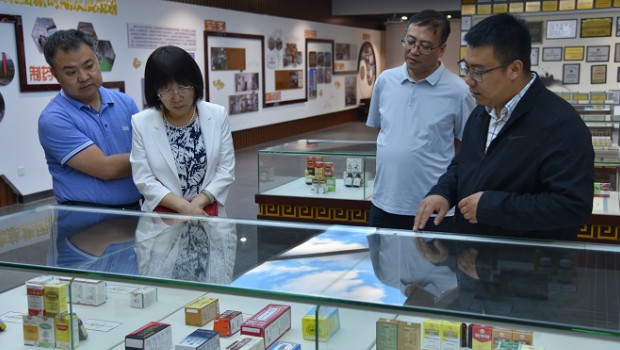 中国邮政甘肃分公司副总经理路新梅、     中邮物流有限公司总经理邓立军一行莅临新永利官网开展调研