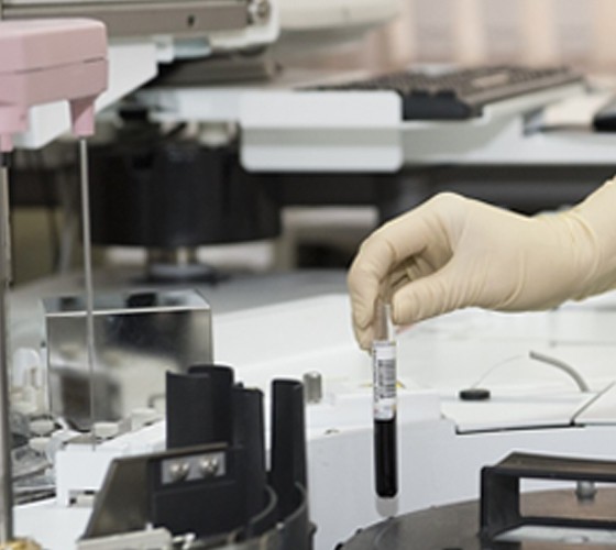 整合省市医疗机构，借助“三供一业”剥离改制，整合厂矿企业医院..