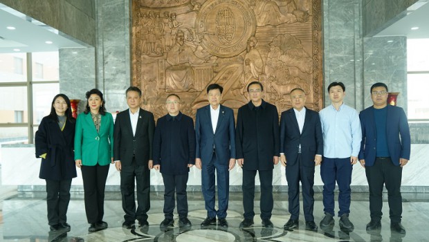 泰国中华总商会主席林楚钦一行 莅临新永利官网考察调研