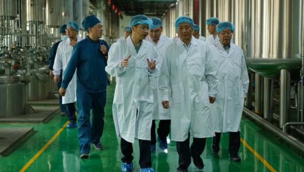 中国企业改革与发展研究会会长彭华岗一行莅临新永利官网参观调研