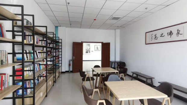 佛慈制药“老兵书屋”正式挂牌